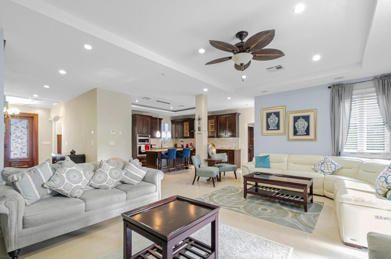 Blu Diamond Luxury Estate * Nassau